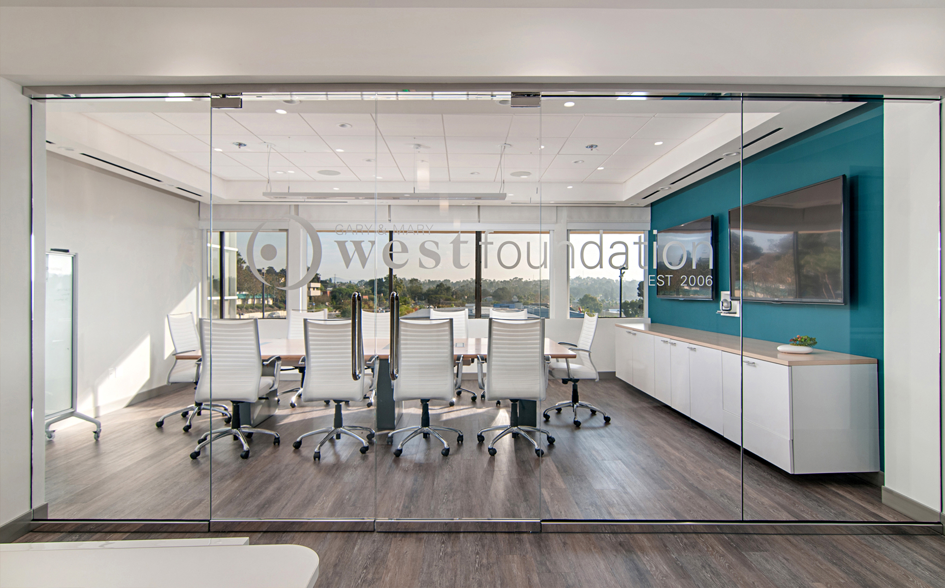 Nona Interior Designer- Decor in California