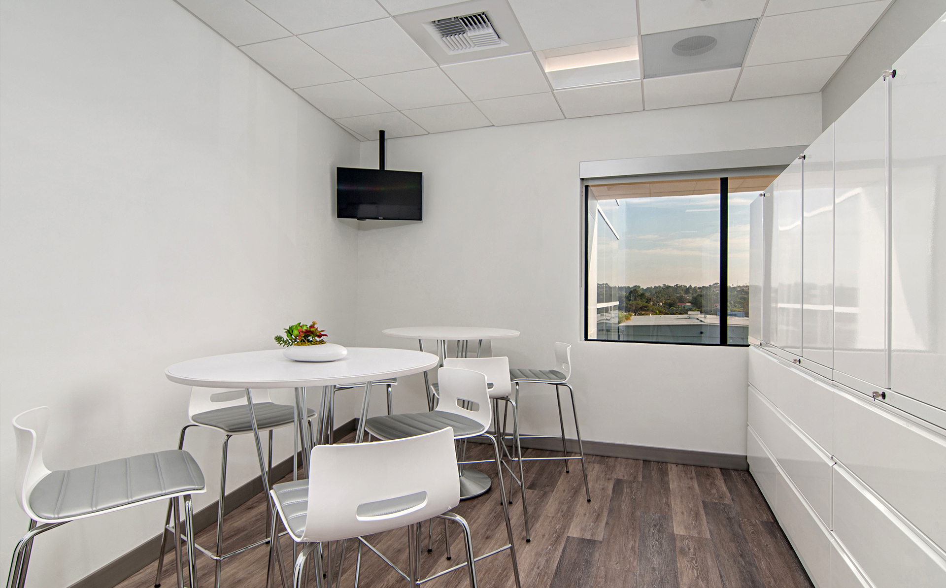 Nona Interior Designer- Decor in California